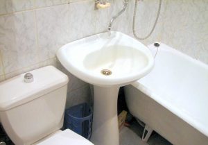 Установка раковины тюльпан в ванной в Коченёво